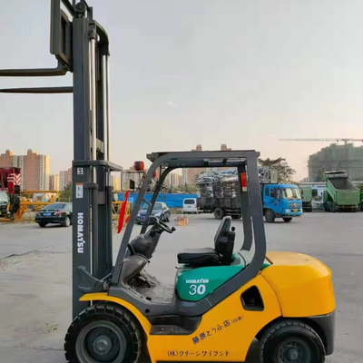 2012 KOMATSU FD30T-14 3 ton gebruikte dieselforklift met motor en uitstekende conditie