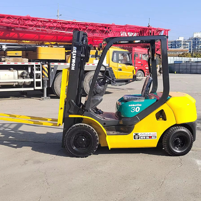 3 ton gas LPG vorklift Gebruikt Komatsu FD30 vorklift 1,2 M vorklengte voor nauwkeurige behandeling