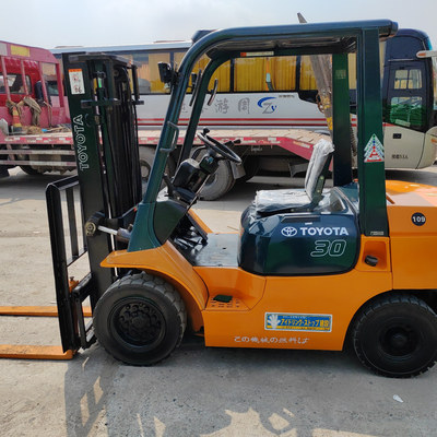 Goedkope tweedehands Toyota FD25 vorkheftrucks met 1,2 meter vorklengte en dieselmotor