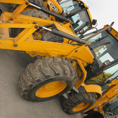 JCB 3CX 4CX backhoe loader met 17000-18000 kg machinegewicht en volledig hydraulisch systeem