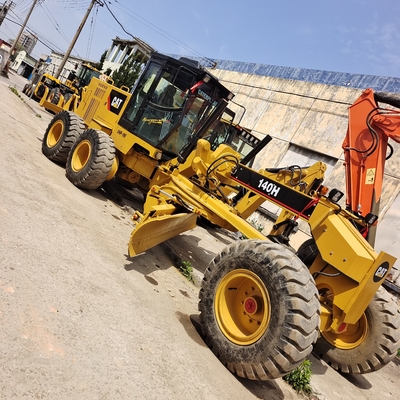 Goed gebruikte 140H motorgrader met 1200 werkuren uit Japan