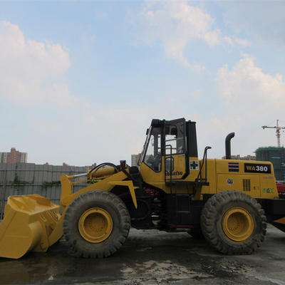 Tweedehands Komatsu Wa380-3 voorlader met 890 werkuren in goede staat