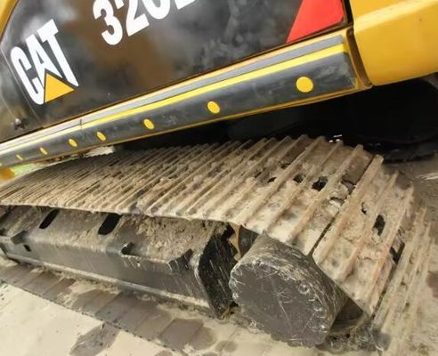 Gebruikte CAT 320D graafmachine met 120 kW motorvermogen