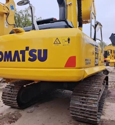 Komatsu PC200-8 tweedehands graafmachine met 1 emmer capaciteit en originele hydraulische cilinder