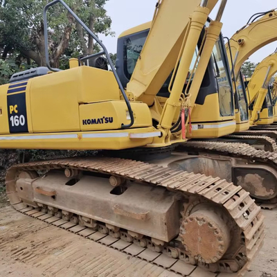 Komatsu PC160-7 Crawler Excavator met 890 werkuren en 16300 kg bedrijfsgewicht